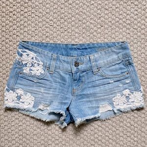 Embroidered Carmar denim shorts